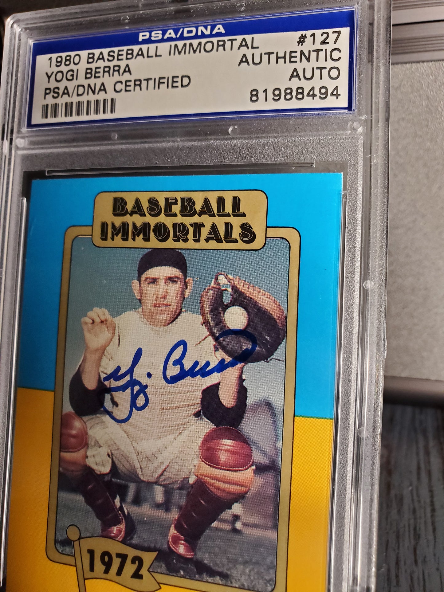 1980 Baseball Immortals #127 Yogi Berra Signed PSA / DNA Authentic AUTO Yankees