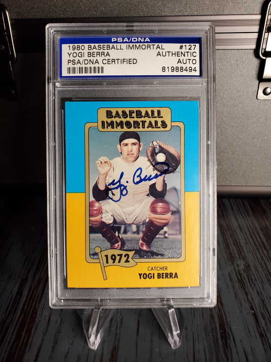 1980 Baseball Immortals #127 Yogi Berra Signed PSA / DNA Authentic AUTO Yankees