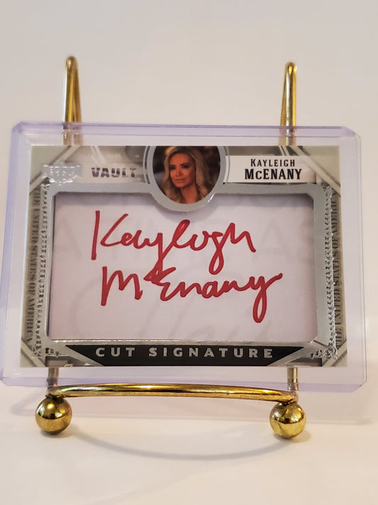 2022 Kayleigh McEnany 2022 Leaf Decision Autograph - Pink Ink
