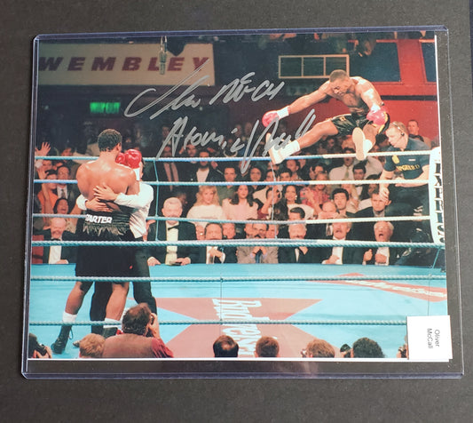 OLIVER MCCALL SIGNED BOXING JUMPING IN AIR 8×10 PHOTO W/ATOMIC BULL