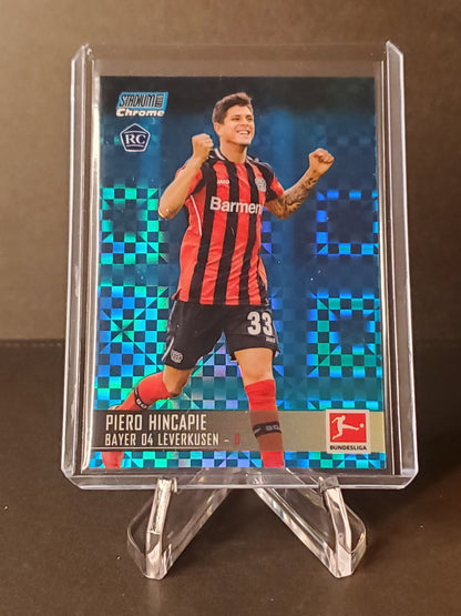 Piero Hincapie 2021-2022 Topps Stadium Club Chrome RC Blue X-Fractor #70