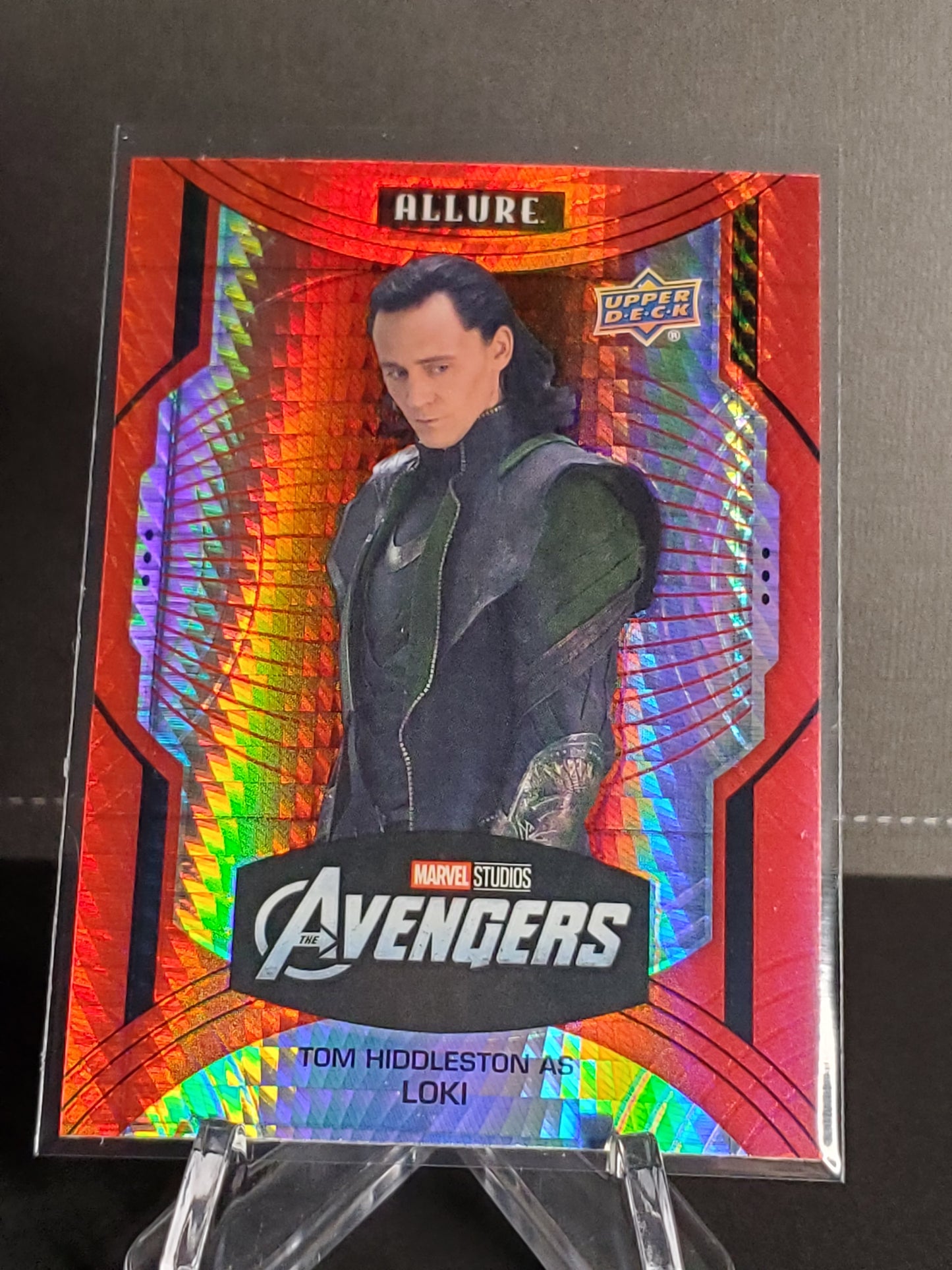 Tom Hiddleston as Loki 2022 Upper Deck Marvel Allure Red Prism #148