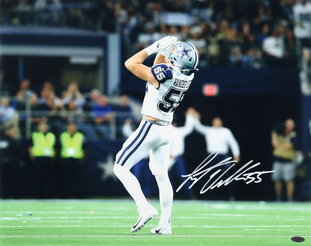 Leighton Vander Esch Signed Cowboys 16x20 Photo (Playball Ink)